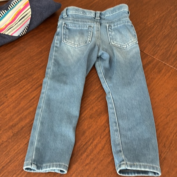 Sweatshirt and 2 pairs of jeans 3T Cat & Jack & Old Navy - Picture 6 of 11